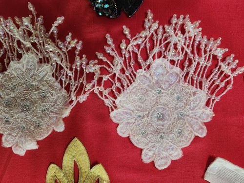 Vintage Konvolut 13 Pailletten Perlen geborgen Kleid Applikation Nähteile RAR - Bild 14 von 22