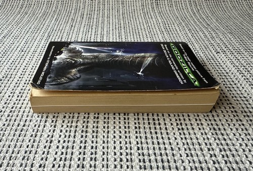 Godzilla 1998 Paperback Book Novelization Stephen Molstad Major Motion Picture - Picture 3 of 13