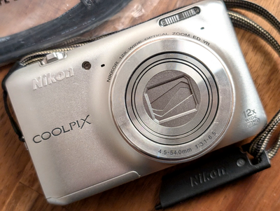 Excellent Nikon Coolpix S6400 16.0MP 12x Compact Digital Camera