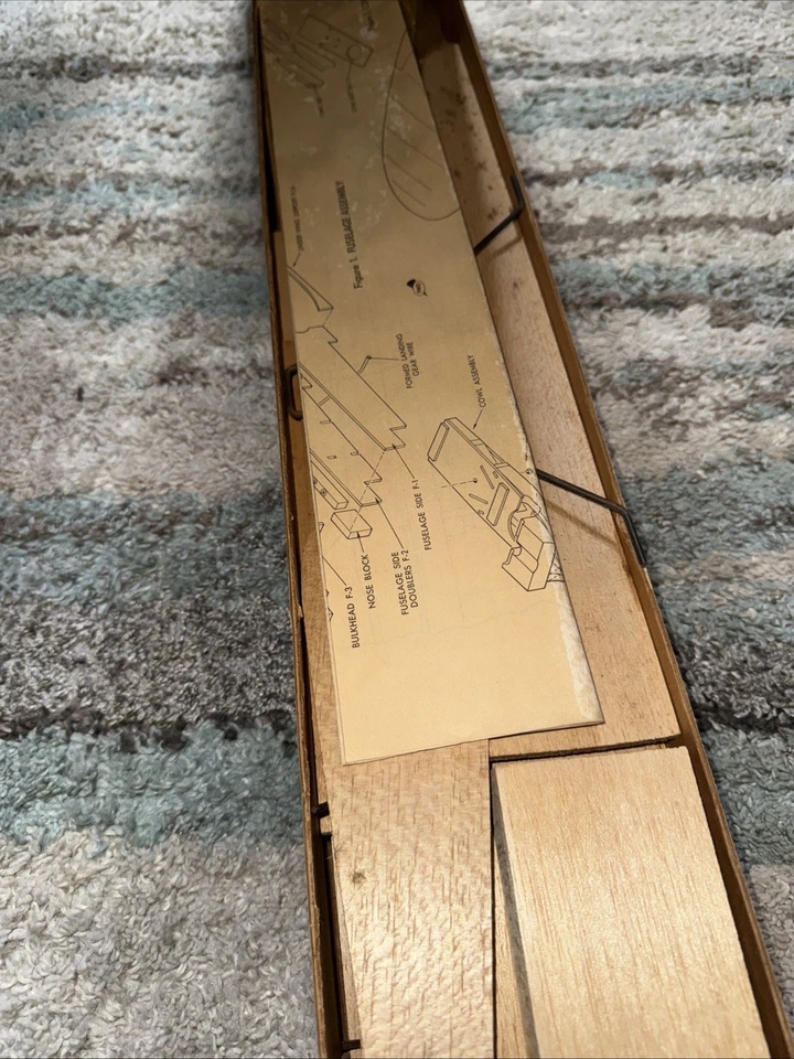 Veco The Thunderbird Engine 复古模型飞机 56 英寸跨度。 发动机 — 第 4/4 张图片