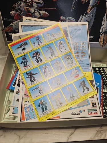 Arii Orguss 1/48 Plastic Model Kit Orguss Orgroid Gerwalk Tank Flier Variable - Picture 4 of 8