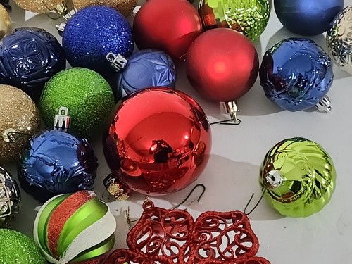 Grande assortimento di ornamenti natalizi - Foto 3 di 17