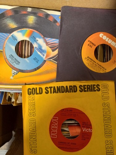 200 - 45's / Records - Older Mix - Country- Conway Twitty, Charley Pride, Waylon - Picture 8 of 16