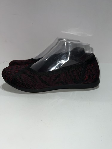 CLARKS Cloudsteppers Red Black Animal Print Ballet Flats Size 7 M Slip On - Picture 4 of 10