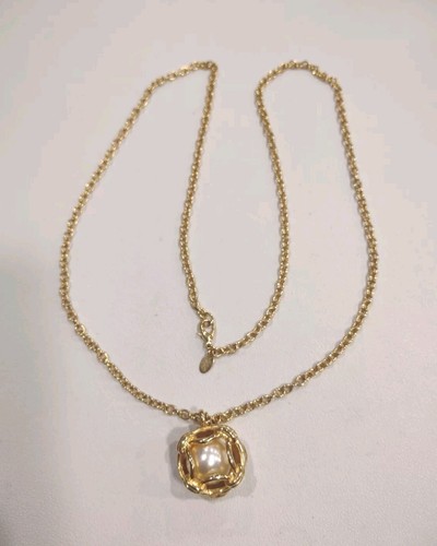 Collar Colgante Moderno Tono Dorado Joan Rivers Perla Enjaulada 28", H17 - Imagen 3 de 6