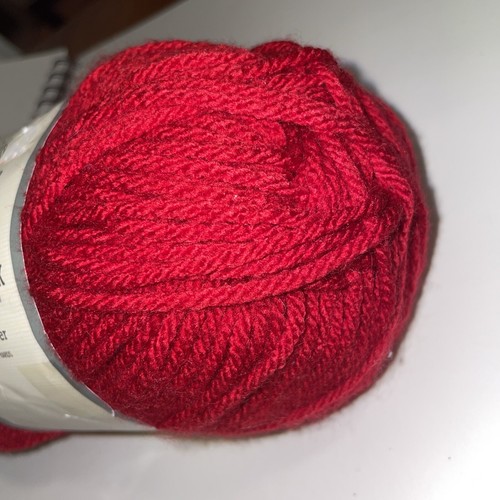 Yarn Bee Yarn SOFT & SLEEK CHUCKY - # 600 Red - 5oz / 211yd / 142g / 193m - Picture 2 of 5