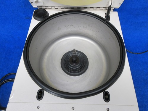 Thermo IEC CL31 Multispeed Centrifuge 11210914, T20 microplate rotor & adapters - Picture 6 of 18
