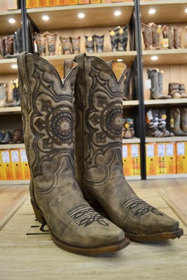 mens distressed cowboy boots