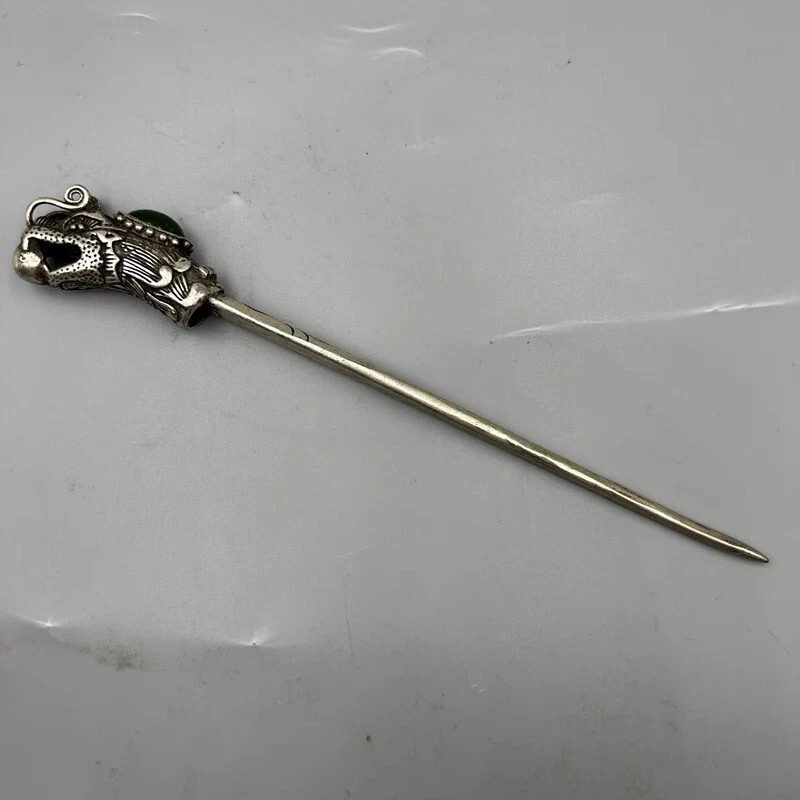 Horquilla de plata tibetana antigua con incrustaciones de jade verde, dragón chino hecho a mano Foto 3 de 4
