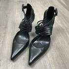 Foto 1 di 9