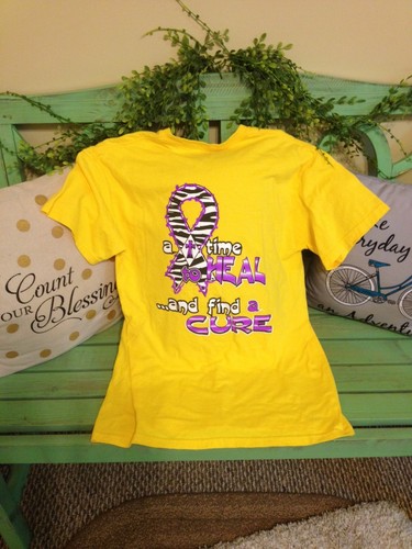 Camiseta Gildan amarilla mediana concientización sobre el cáncer de mama - Imagen 3 de 3