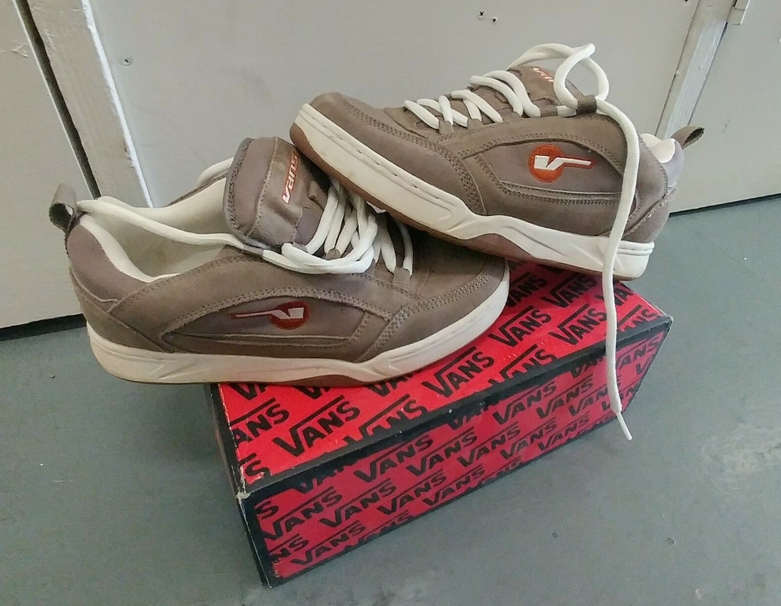skate shoe brands 90s