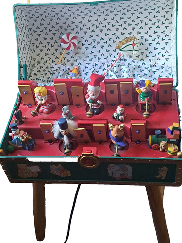 VTG. 1994 Mr. Christmas SANTA'S MUSICAL TOY CHEST Box Band WORKS!! **FLAWS** - Picture 2 of 9