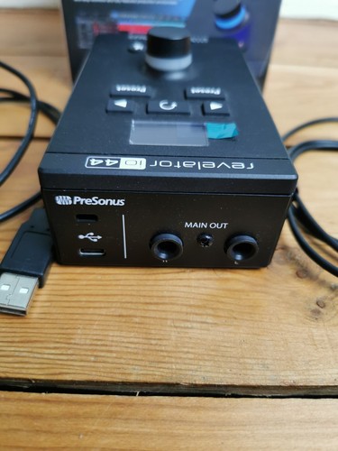 Presonus Revelator io44 96 kHz/24-Bit Bus-Powered USB-C Audio Interface - Picture 3 of 3