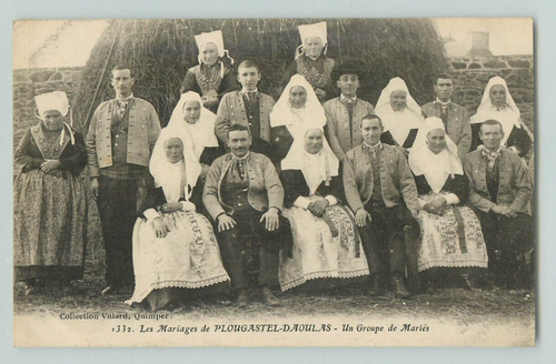 POSTCARD The Weddings of PLOUGASTEL-DAOULAS A Group of Brides and Grooms - Foto 1 di 2