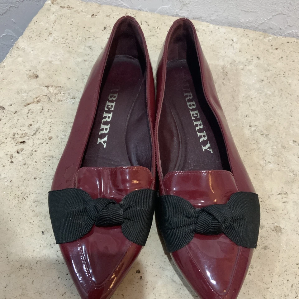 Burberry Borgoña Charol Arco Ballet Pisos Talla EU 37.5 - US 7.5 Foto 3 de 4