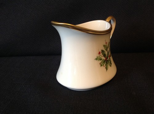 Lenox Holiday (dimensione) una (1) brocca cremosa USA bacche di agrifoglio Natale - Foto 4 di 14
