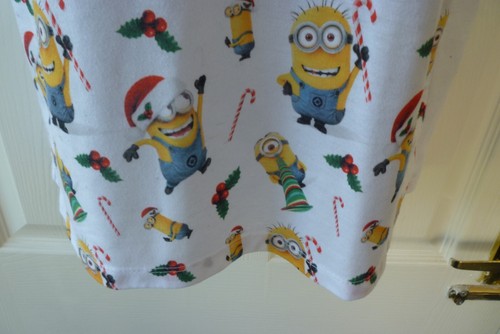 ATMOSPHERE Ladies Size 12 White Multi Festive Christmas Minions Crew T Shirt Top - Picture 7 of 12