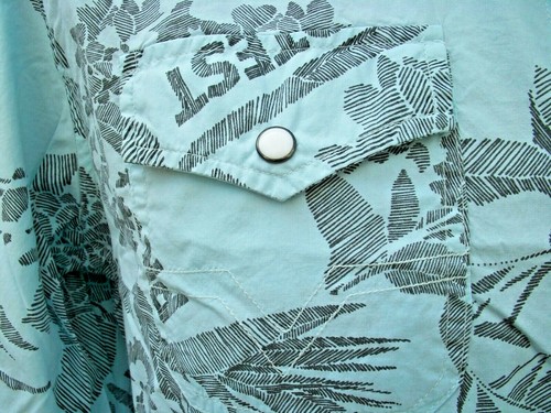 Protest men's summer shirt fab detail in pale blue S/M/L new with tags was £40 - Bild 3 von 4