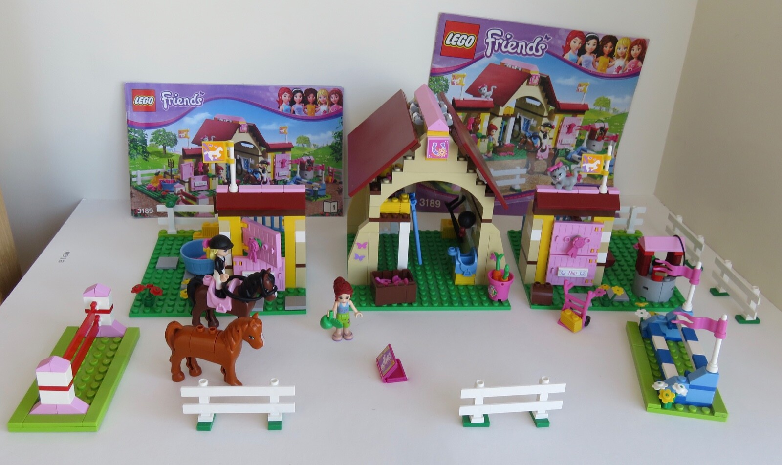Lego 3189 Friends Stables With Instructions Minifigures Heartlake
