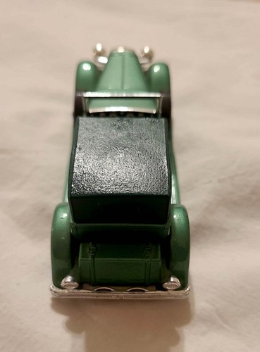 green Matchbox Models Of Yesteryear 1930 Model "J" Duesenberg Town Car 1975 Lesn - Picture 3 of 5