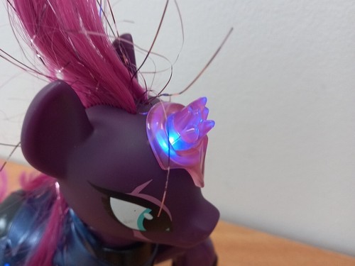 My Little Pony Light Up Tempest Shadow 2017 MLP figure toy - Picture 3 of 8