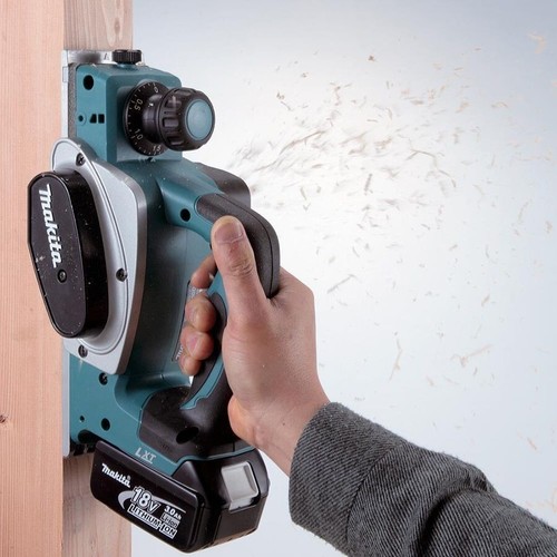 Makita 18V LXT 82mm Cordless Planer with 2 x 5ah Battery DKP180Z - Picture 5 of 7