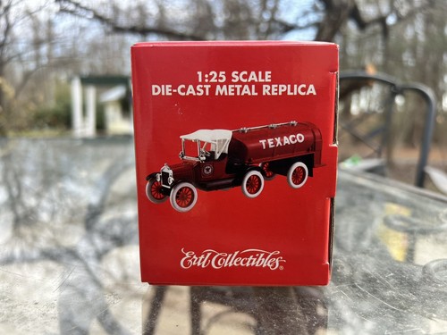 1918 FORD RUNABOUT WITH TEXACO TANKER TRAILER BANK - Picture 3 of 9