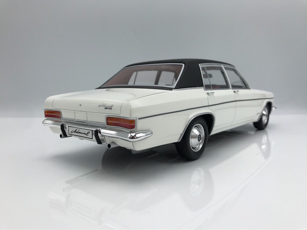 Opel Admiral B B B 1971 Blanc toit noir 1 18 BoS NEW f51a2a Opel Admiral B B B 1971 Blanc toit noir 1 18 BoS NEW f51a2a