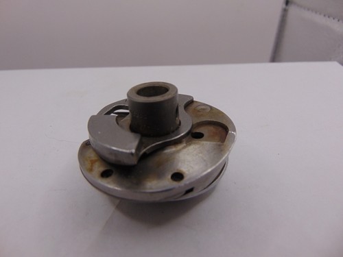 Singer Industrial Sewing Machine Bobbin Case 502528 & 502534 Set For 457 G - Picture 6 of 7