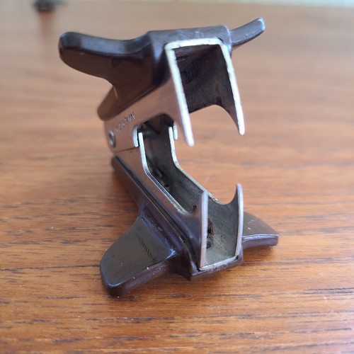 BOSTITCH staple remover extractor puller w/ brown Bakelite Made in Taiwan - Picture 3 of 3