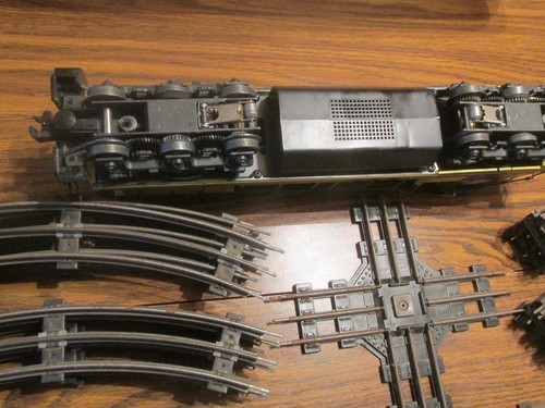 LIONEL O Gauge 3-Rail NORTH WESTERN C40-8 #8502 Diesel LOCOMOTIVE W/ LIGHTS IOWA - Picture 15 of 24