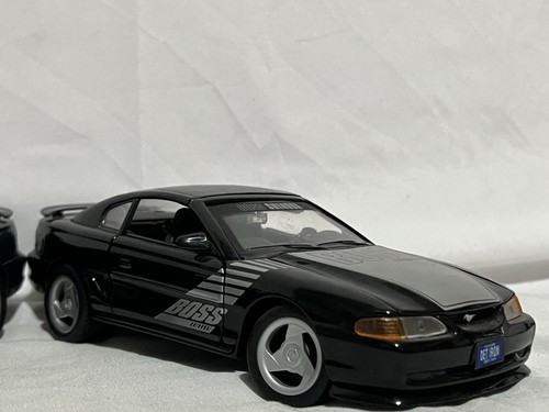 Maisto Shinoda Boss Ford Mustang 1/24 Lot Of 2 Black And Green - Picture 3 of 16