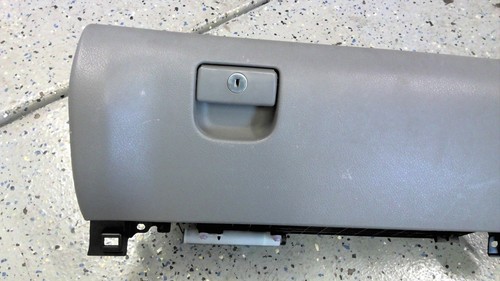 2010 - 2013 TOYOTA TUNDRA CREW CAB LOWER DASH GLOVE BOX STORAGE GRAY OEM - Foto 5 di 14