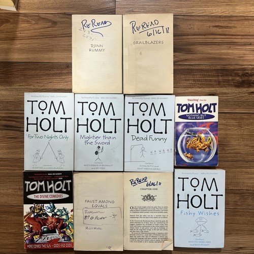 READ Tom Holt Lot Of 10 Fishy Wishes Odds & Gods Dead Funny Here Comes The Sun - Imagen 5 de 8