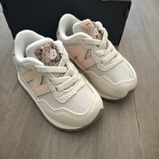 New Balance, the Girls' 237 Bungee Sneakers Size 4