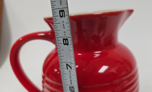 Jarra de 2 cuartos de galón Le Creuset gres rojo cerise 9" de alto envío gratuito - Imagen 8 de 8