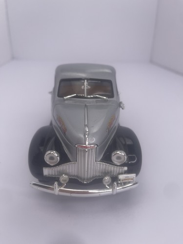Vintage ERTL 3 Three Stooges 1947 Studebaker pickup pressofuso 1/25 con mazza - Foto 3 di 8