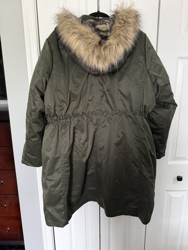Torrid 3-in-1 Fur-lined Parka/Jacket with hood Winter/Fall Olivine Green Size 3 - Bild 13 von 16