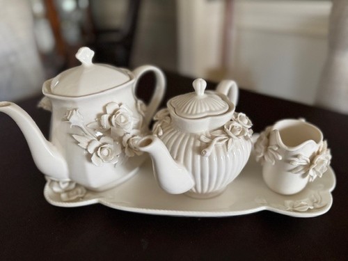 I. Godinger & Co. Weiß Rosmarin Teekanne Kaffeekanne Tablett Milchkännchen Rosen Teeservice - Bild 6 von 20