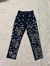 CHICOS SO SLIMMING GIRLFRIEND ANKLE JEANS W/EMBROIDERED FLOWERS & STUDS Size 1
