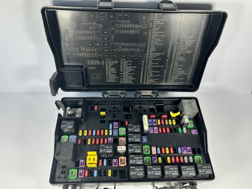 15 Dodge Ram 1500 Totally Integrated Power Module Fusebox TIPM P68243263AC OEM - Picture 1 of 5