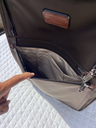 MALETA EXPANDIBLE TUMI ALPHA VIAJERO FRECUENTE 22" MARRÓN NYLON 22922ES2 - Imagen 11 de 17