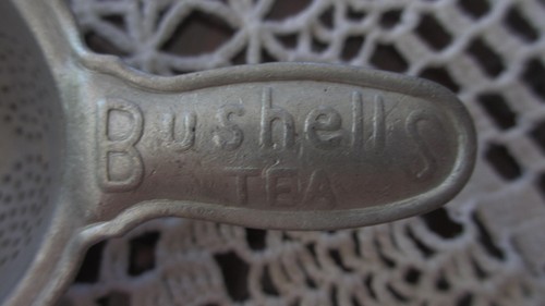 Vintage Antique Bushell's blue Label tea strainer - Picture 3 of 4