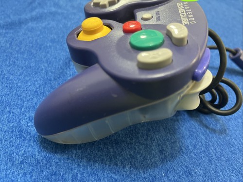 Official Nintendo GameCube Controller Clear Purple Official OEM DOL-003 - Imagen 3 de 12