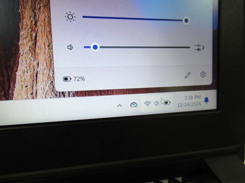 Dell Gaming Laptop - Inspiron 15 15.6" FHD i7-7700HQ @ 2.8GHz 16GB 128SSD - Picture 10 of 11