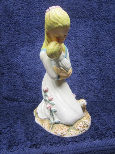 VINTAGE GOEBEL FIGURINE CHARLOT BYJ 36 - WOMAN HOLDING CHILD - BEDTME GIRL - 8" - Picture 5 of 7