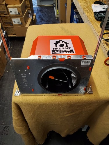 FREE Light kit w/ HALO 4 pk H750FR2ICAT 6" Air-Tight IC Fire Safe Housing NEW - Picture 4 of 6