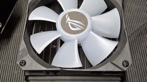Refroidisseur CPU liquide Asus ROG Strix édition noire occasion fonctionne - Photo 3/8