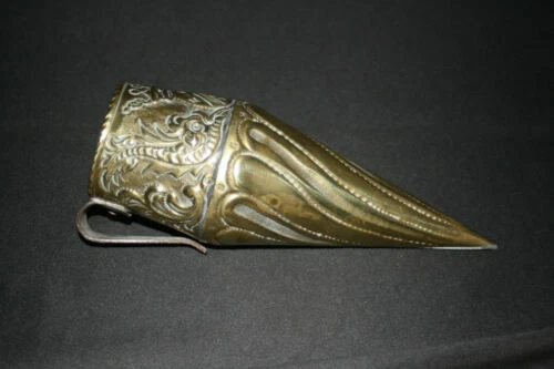 Objets de vitrine et décoratifs du XIXe siècle et d'avant en laiton